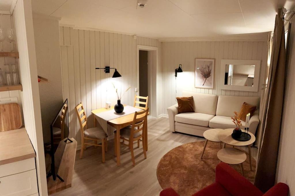 Sentralt Pa Med Egen Inngang Lejlighed